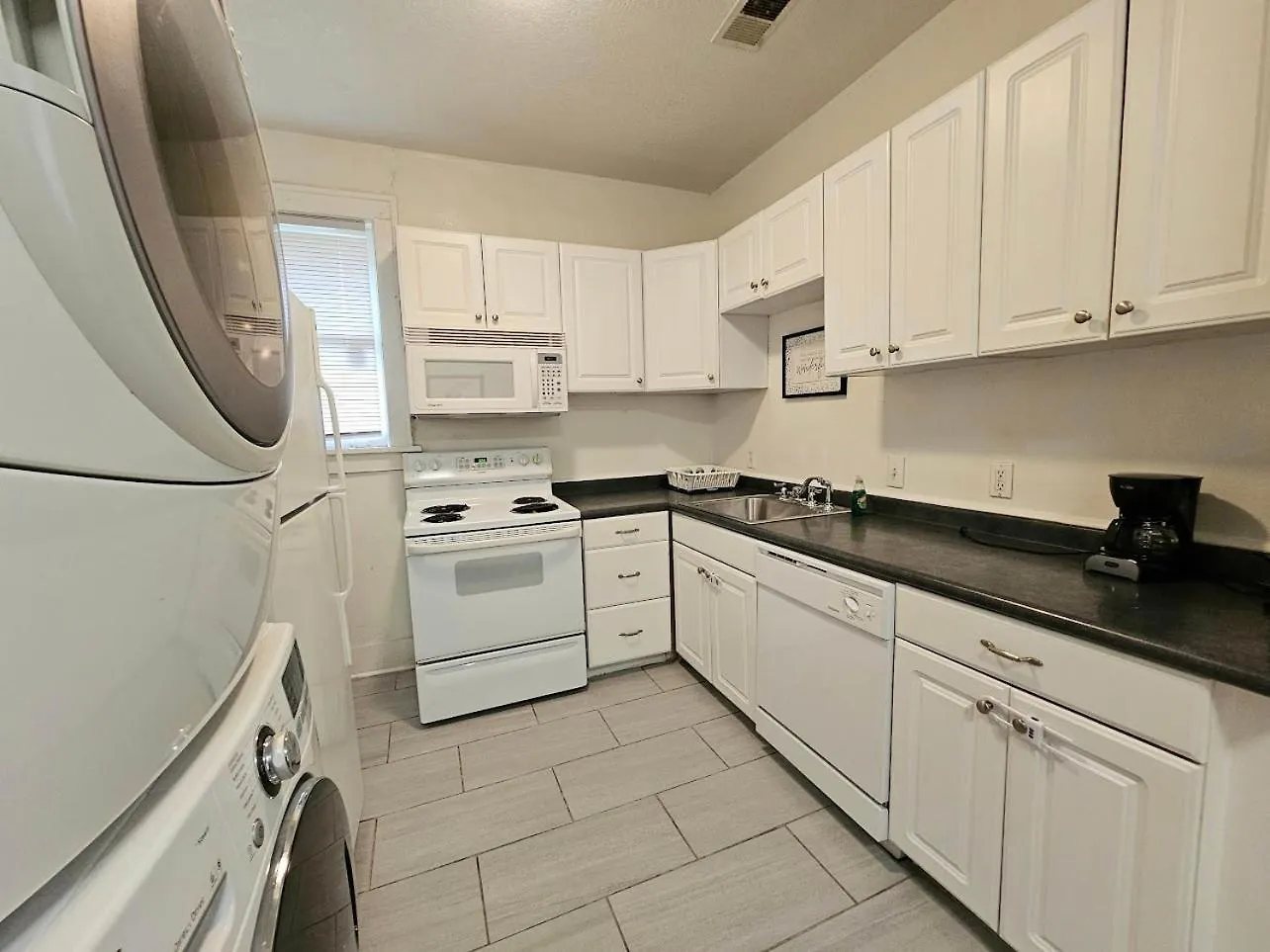Cool And Calm Place To Live Memphis Apartment