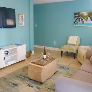 lazy-palm-204.hotels-destin.com/
